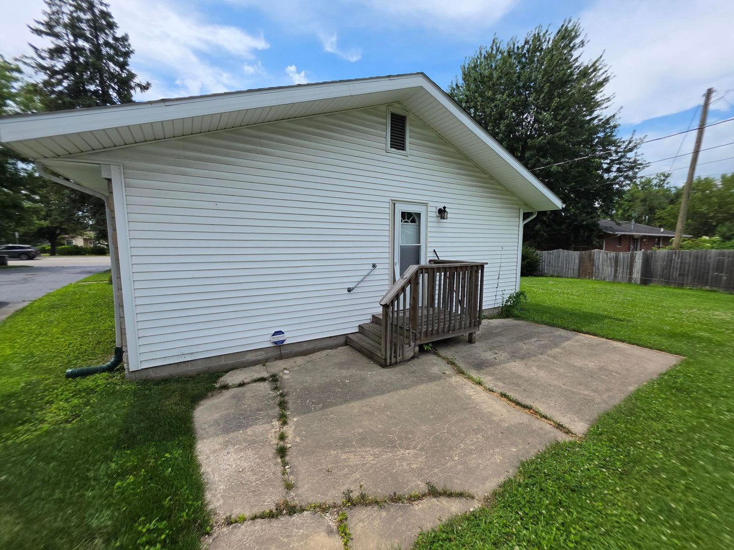 3BR/2BA/2CarGarage Only A Few Minutes From Everything! Ask About Our Move-In Special! – photo 4