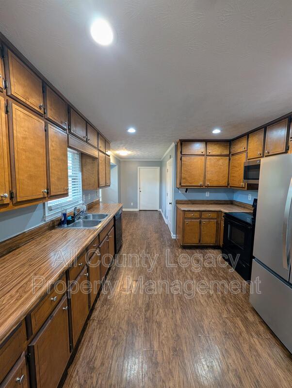 4292 Wrexham Ct – photo 2