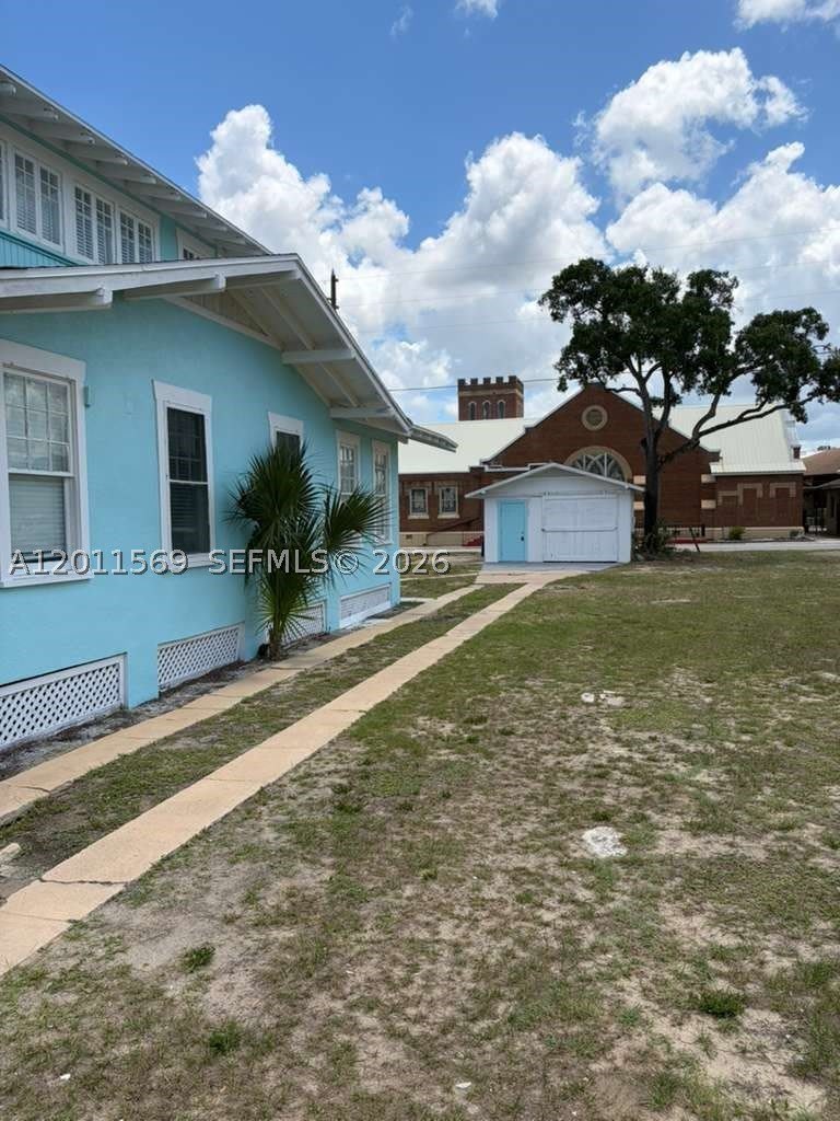 1870 Lakeview Rd – photo 2