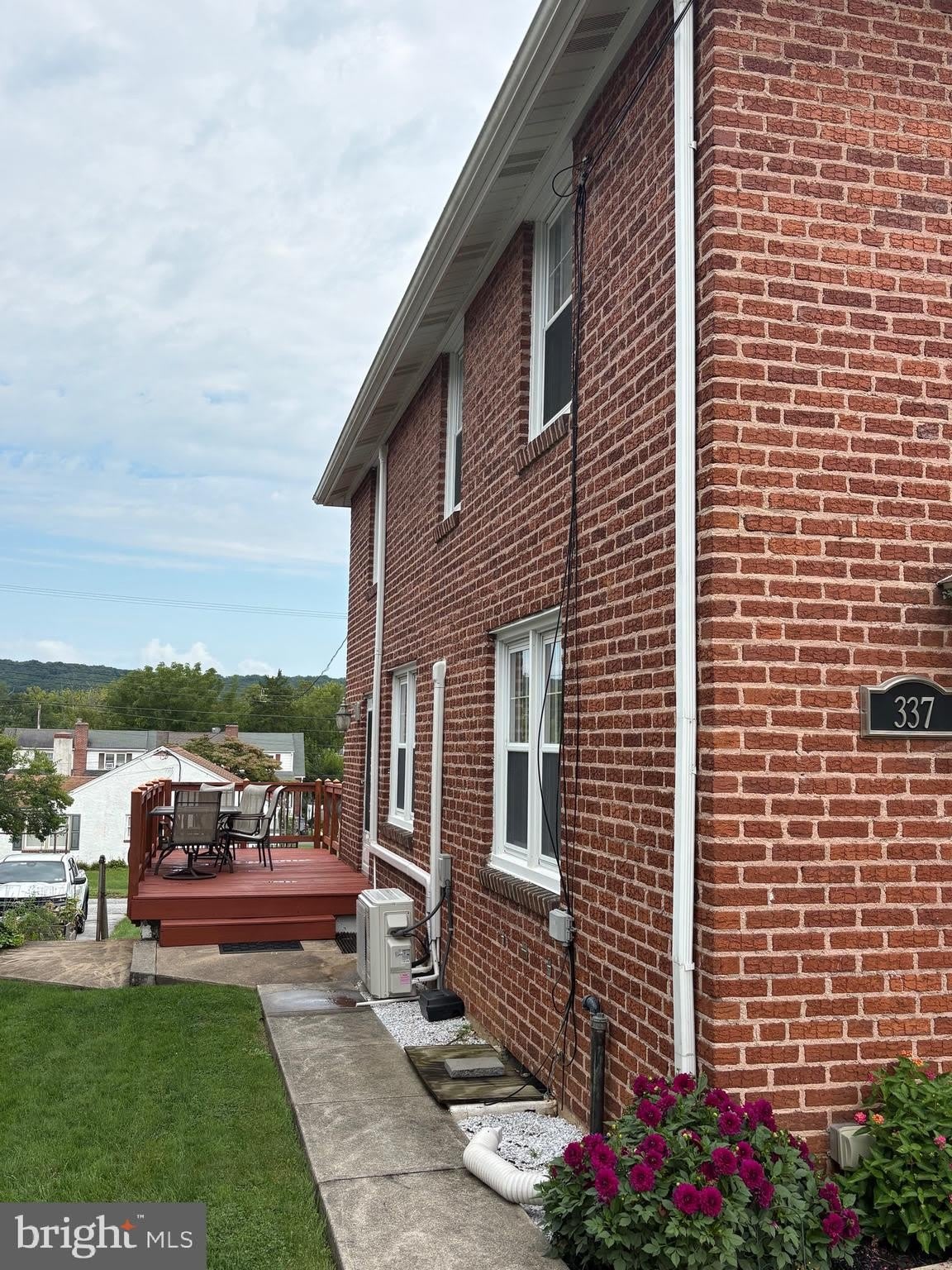 337 W Pennsylvania Avenue – photo 3