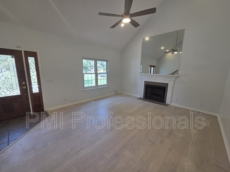 112 Buena Vista Ct – photo 2