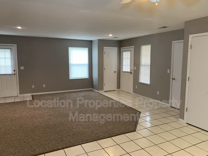 318 Creekside Court – photo 5