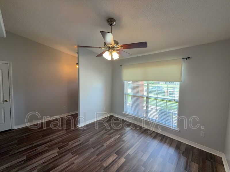 3951 Harbors Port Street – photo 4