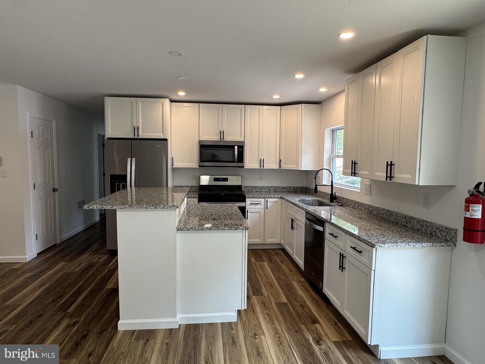 14 CARDINAL Drive – photo 4