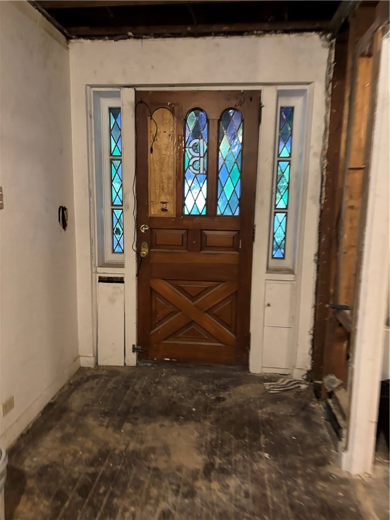 4825 BUTLER ST. (to lease) – photo 2