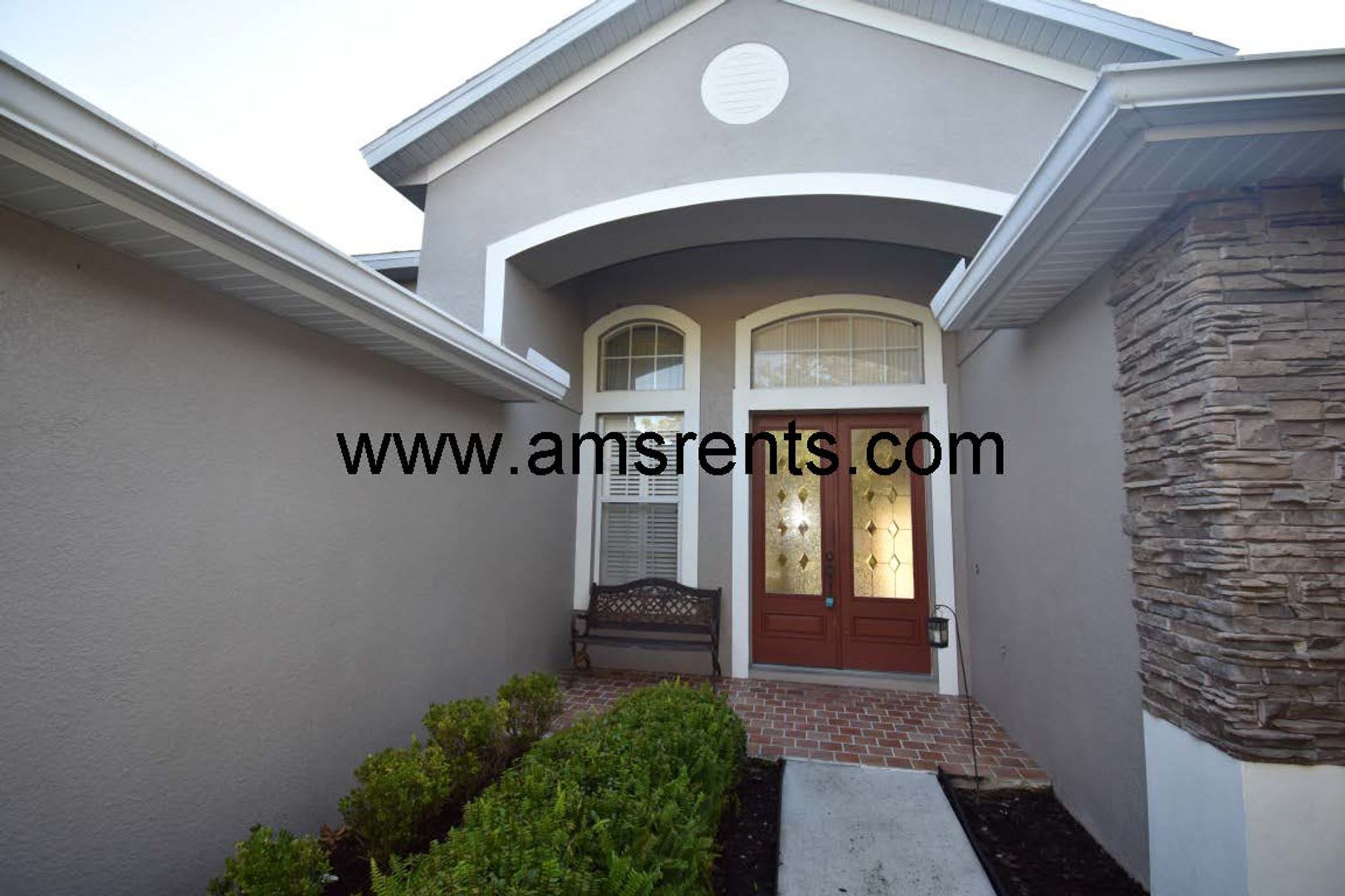 Spacious 5 Bedroom Home In Hunter Creek – photo 4