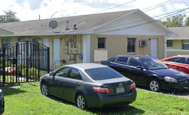 2416 Nw 79Th Ter – photo 3