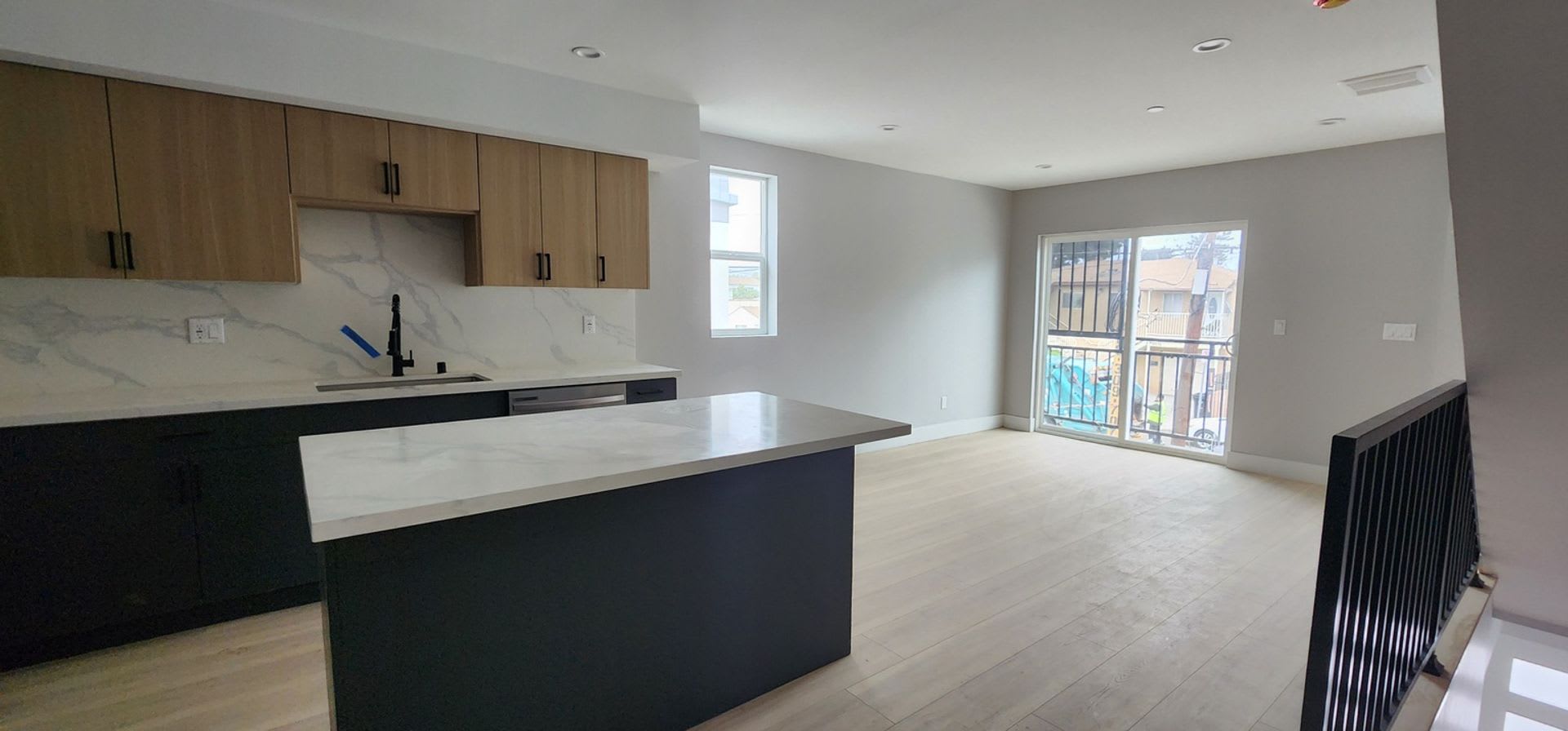 Spacious 4BR Duplex in North Hollywood – photo 2