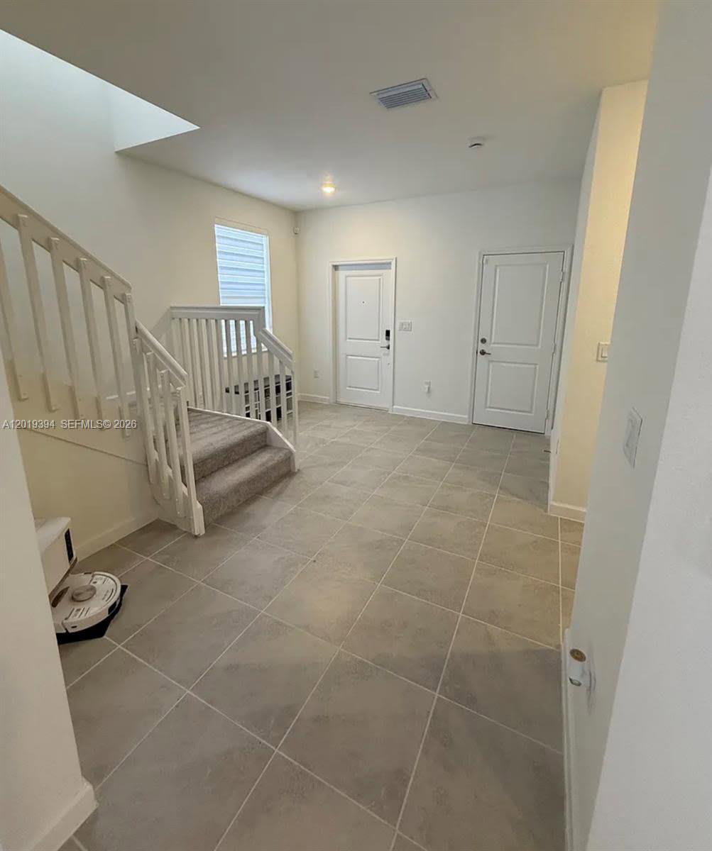 2584 Southeast 25th Court – photo 4
