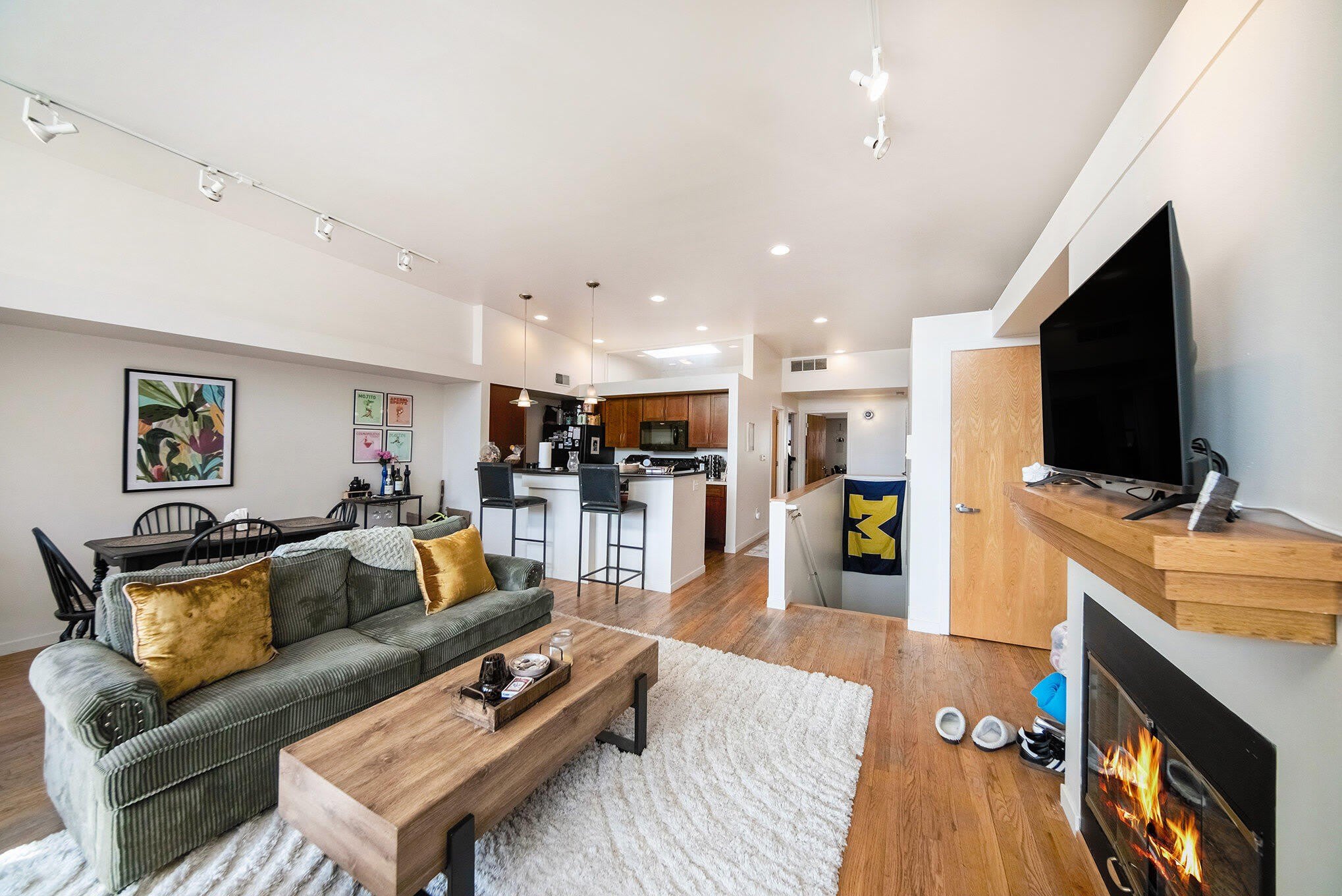 217 E Washington Street – photo 4