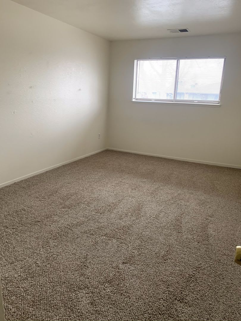 COMING SOON! Spacious Reno condo! Balcony, pool & more!!! – photo 5