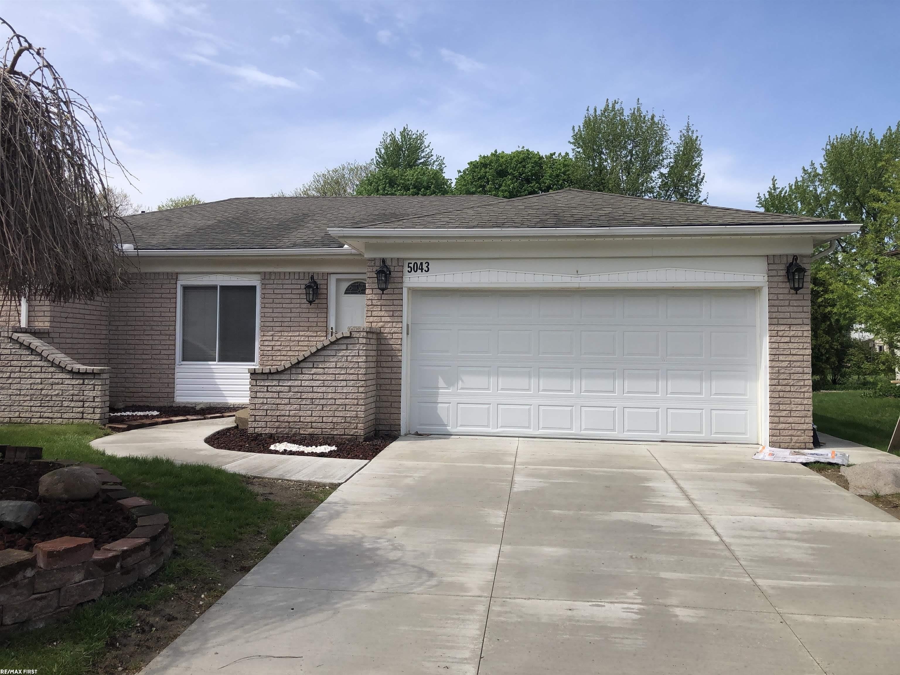 5043 Tyler Drive – photo 1