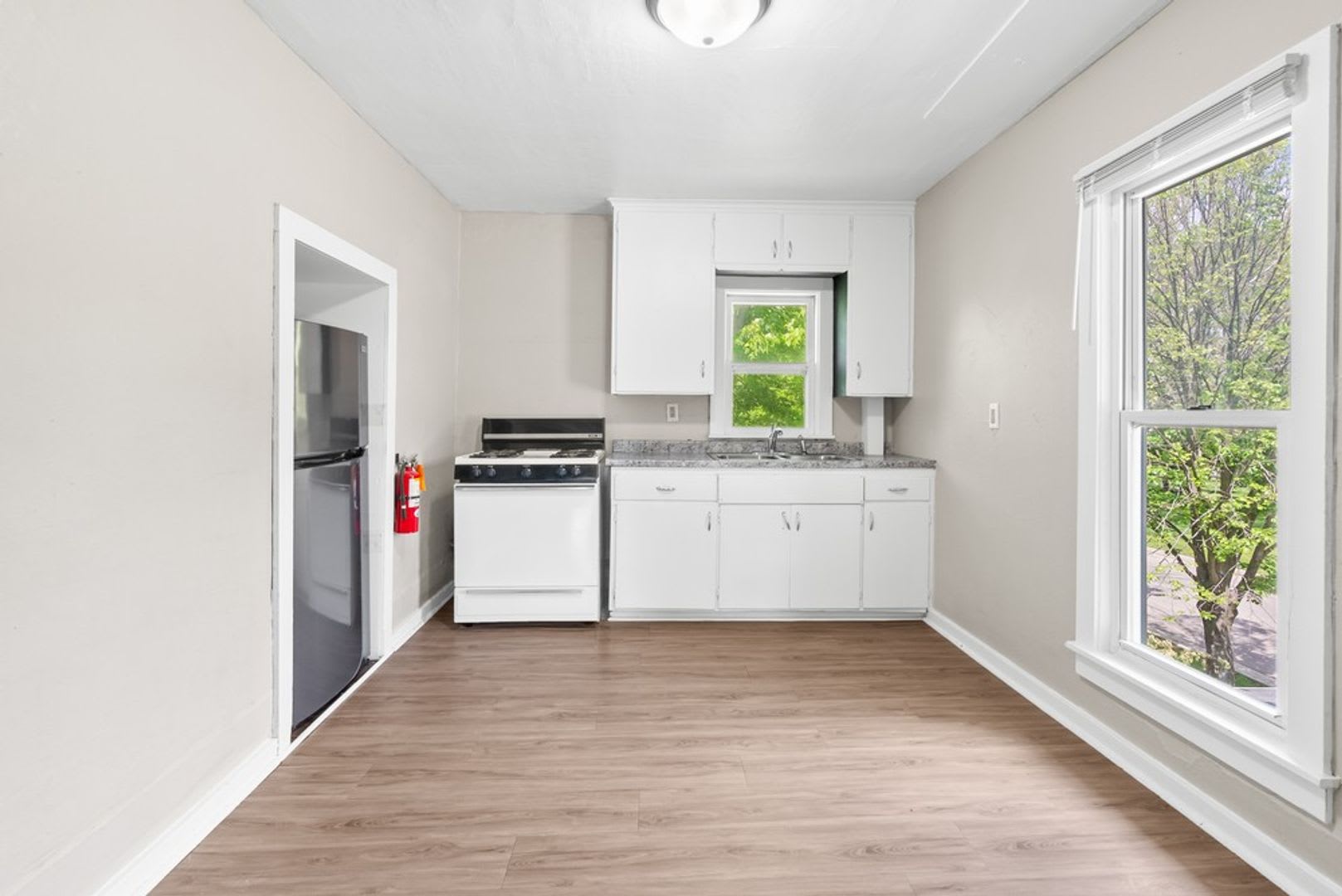 2321 Iowa St – photo 2