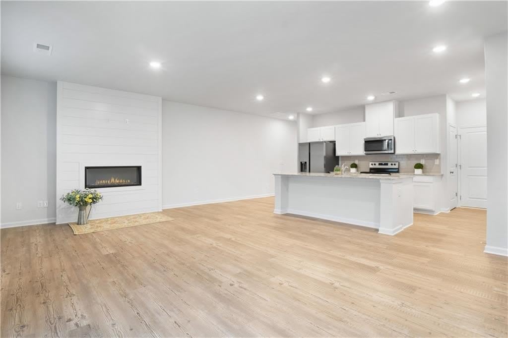 5332 Melbourne Lane – photo 2