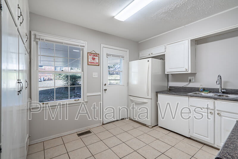 2135 Knighton Drive – photo 1