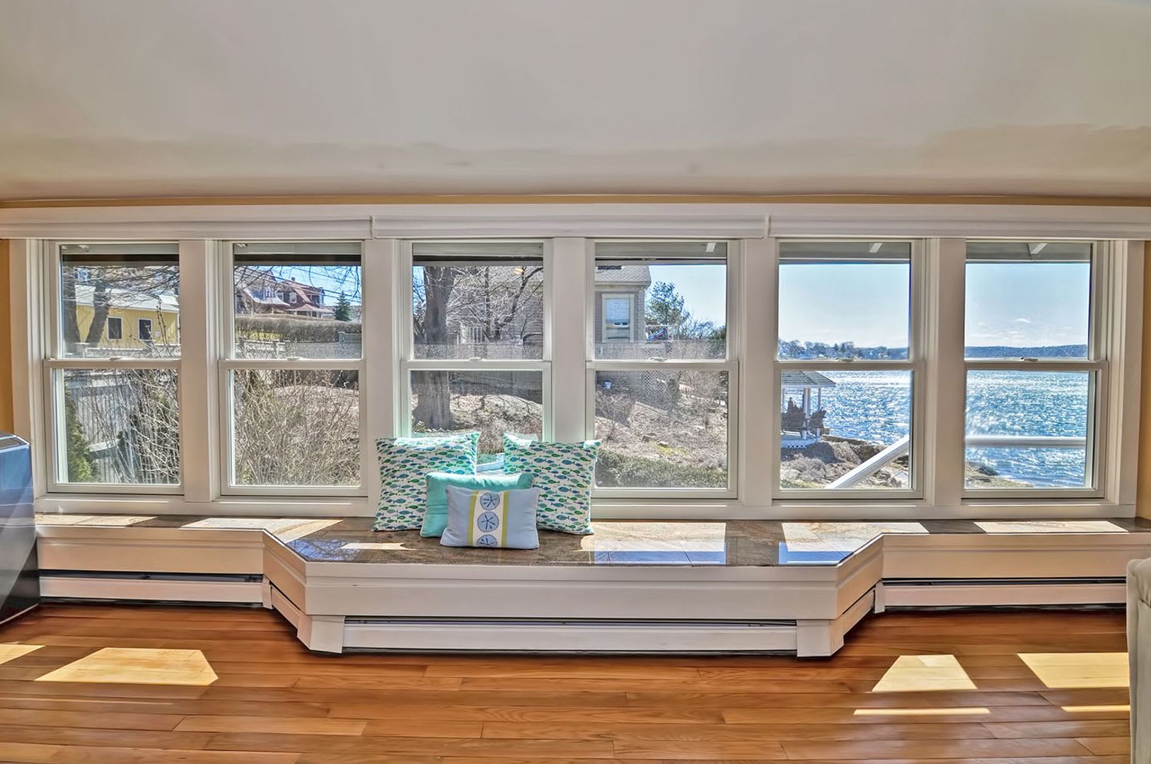 Waterfront Winter Rental: Sunset Cove (Utilities Included) – photo 3