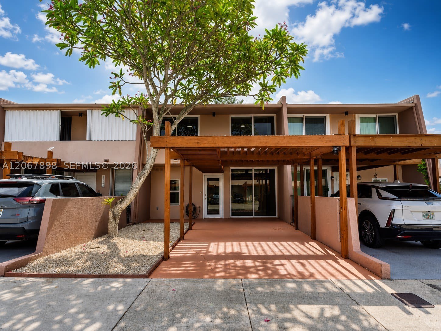 14124 Kendale Lakes Cir – photo 1