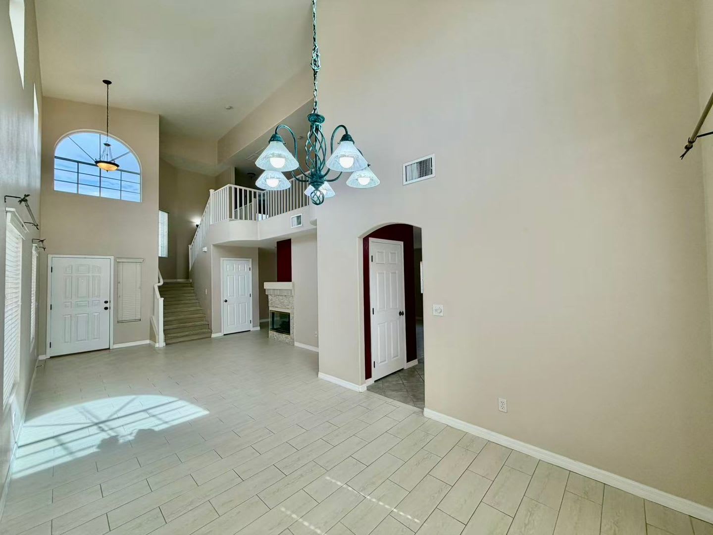 Beautifully Remodeled 3 Bedroom 2 5 Bathroom Home – photo 3