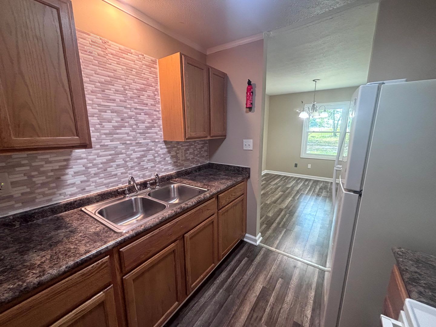 5523 Livingston ~ University Estate ~ 2 WEEKS FREE – photo 3