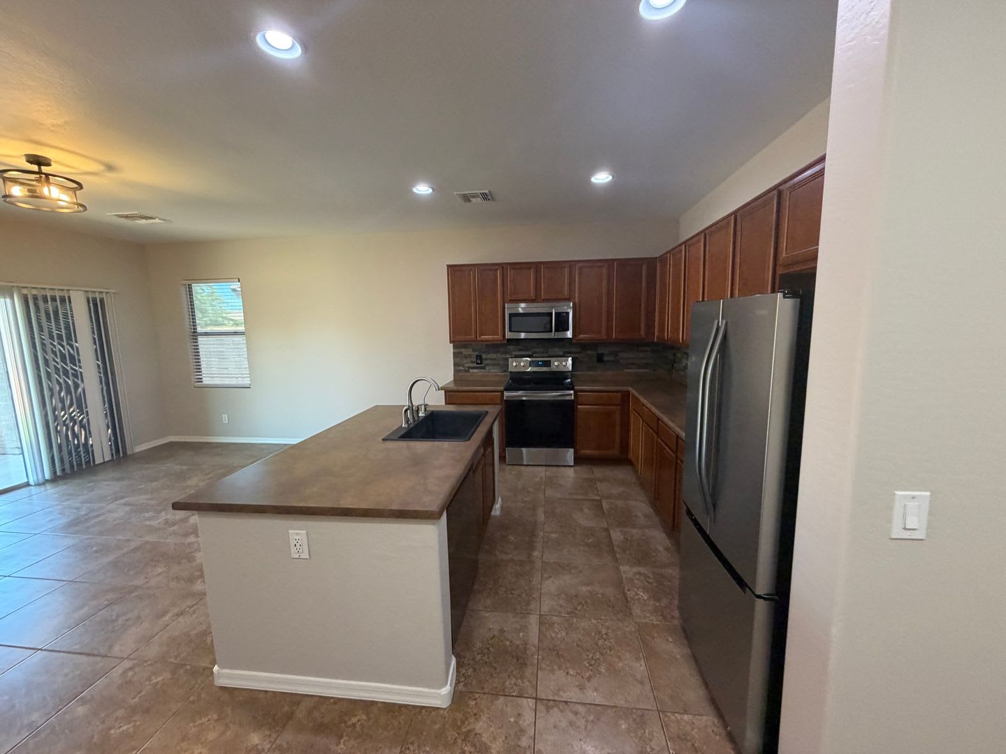 2486 E Dulcinea Trail, Casa Grande – $1,795/Month – No Application Fee – photo 5