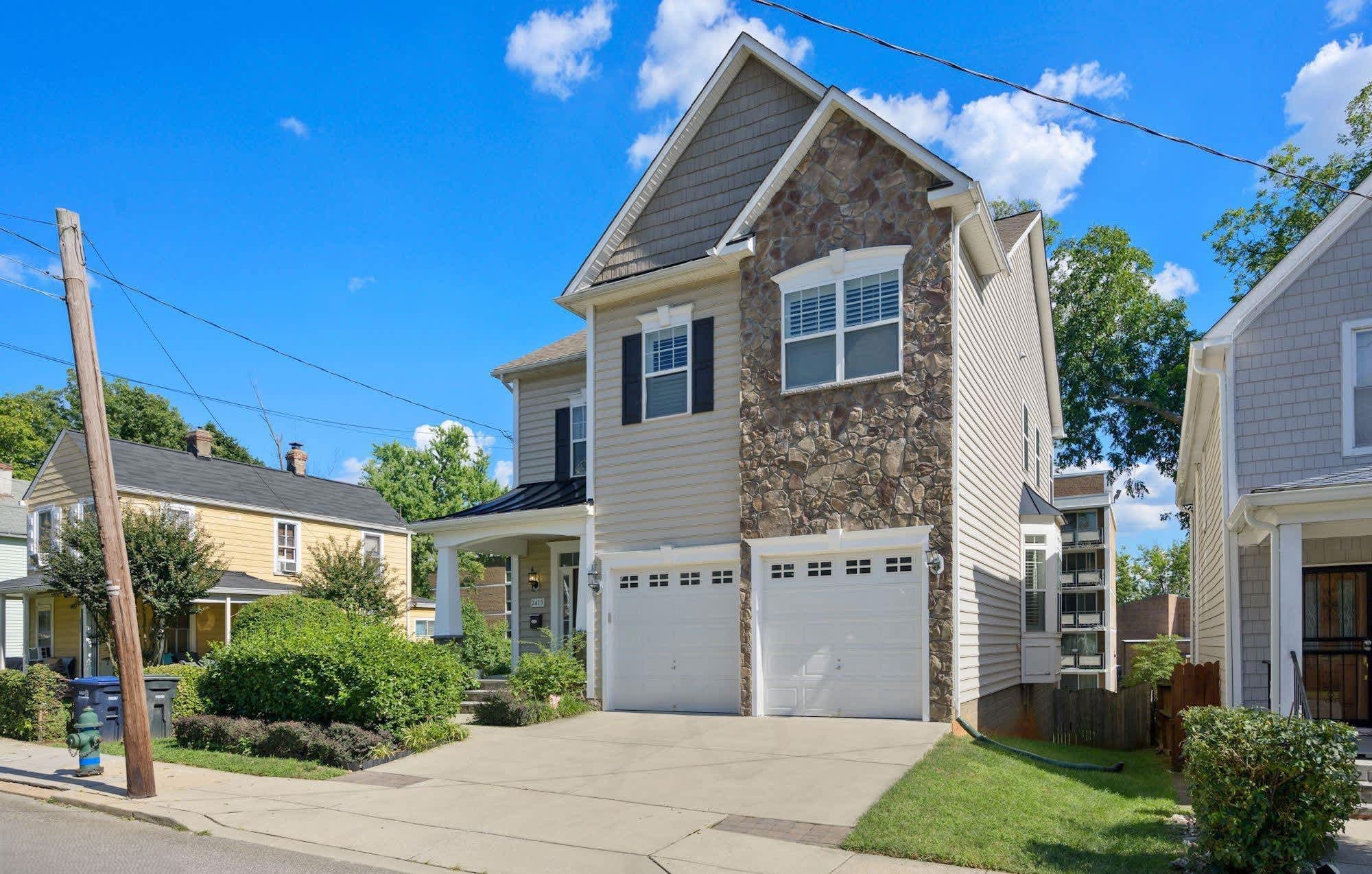 2415 Girard Pl Ne – photo 1