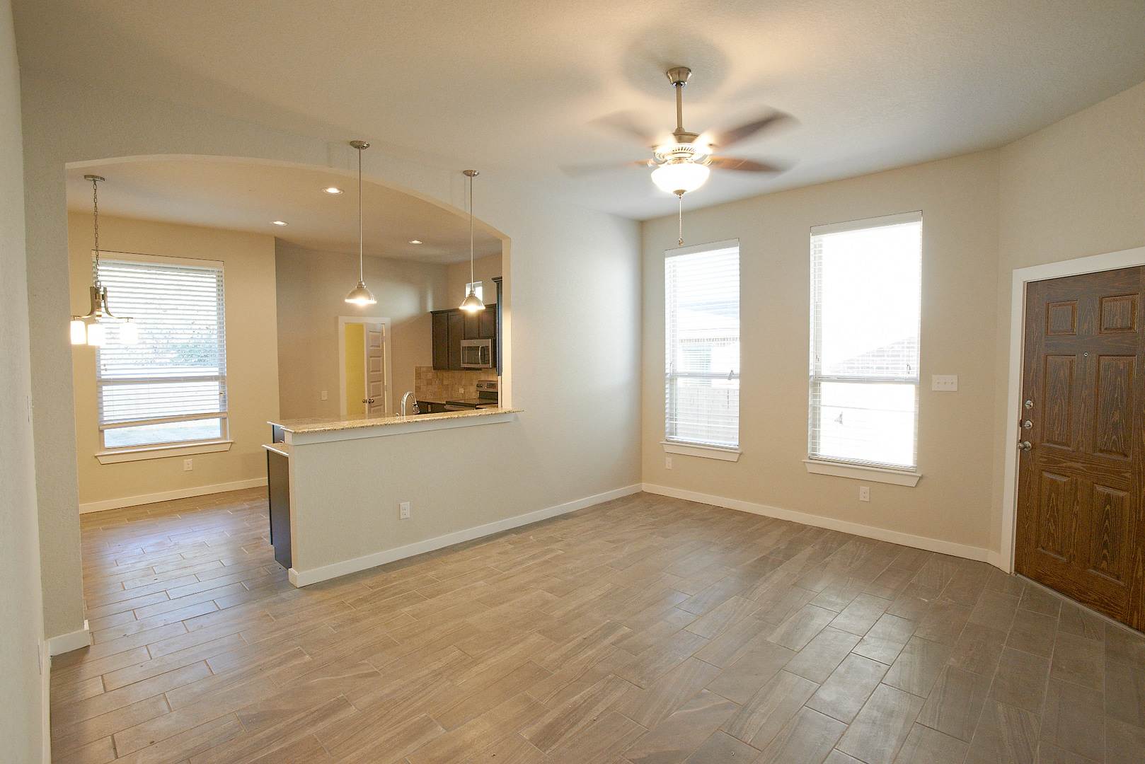 Luxury 3 Bedroom Townhome Located Near South Texas Medical Center, San Antonio, Texas! – photo 2