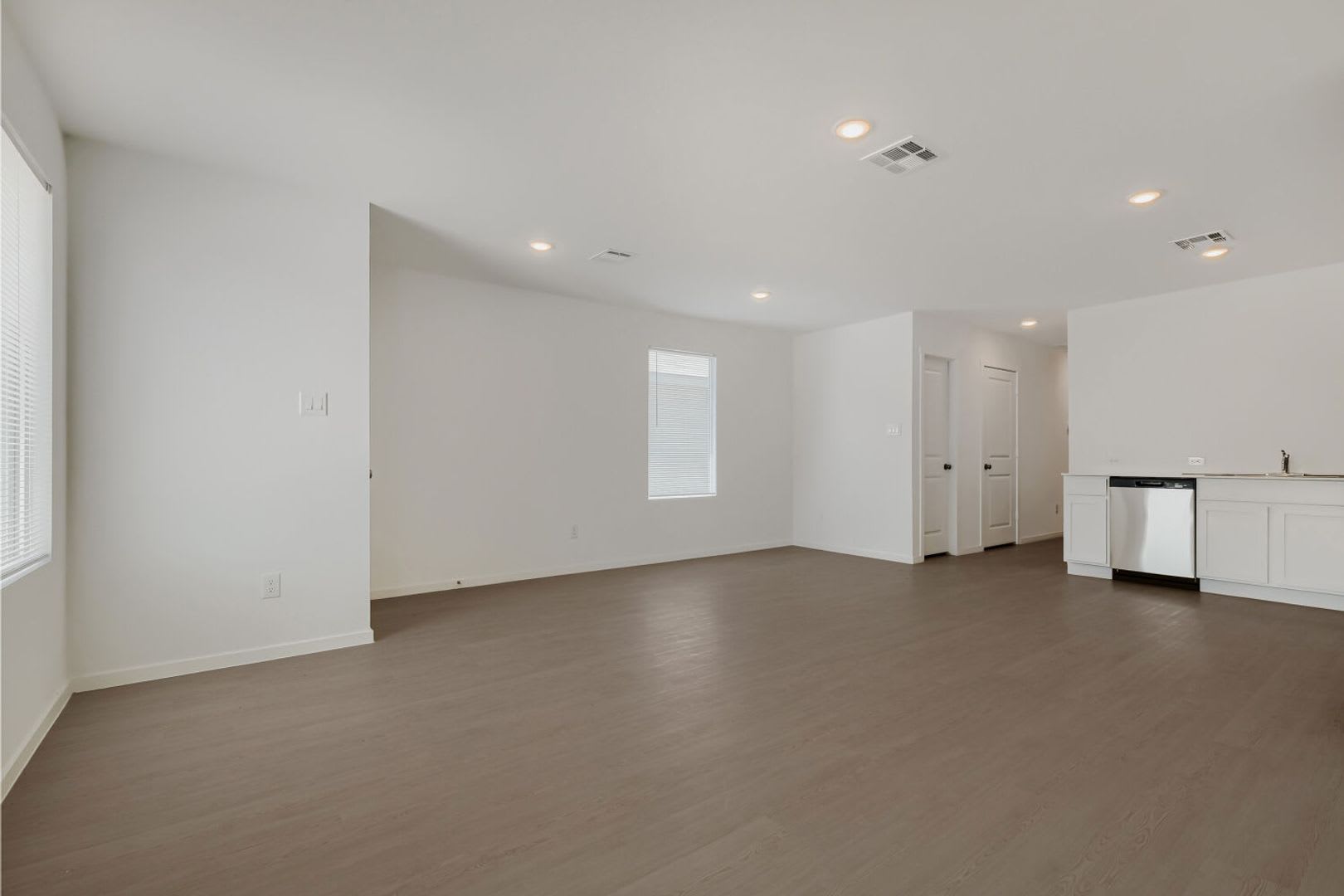 First time rental! Brand new build, brand new appliances, never lived in! – photo 3
