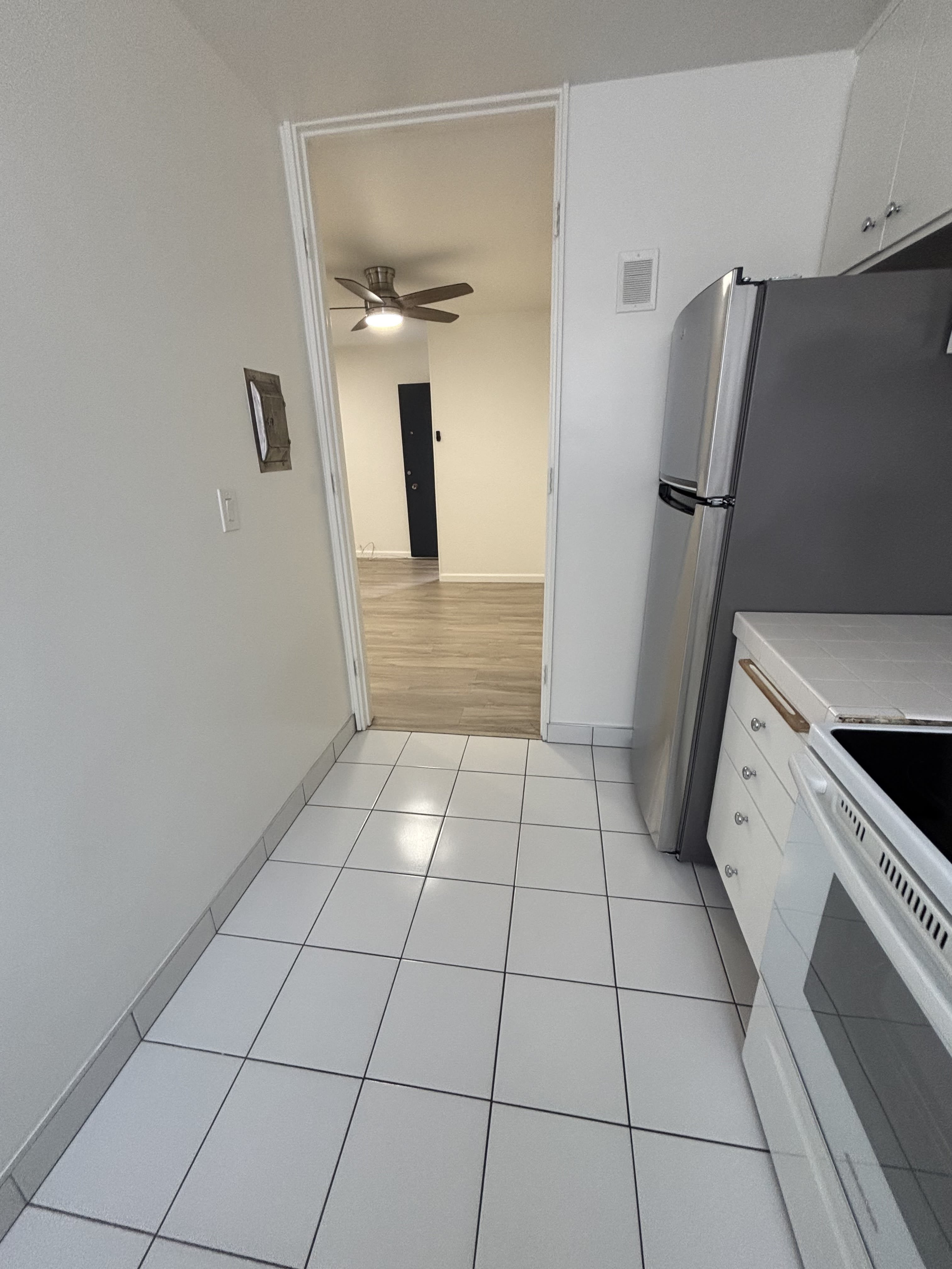 533 S Hudson Ave – photo 4