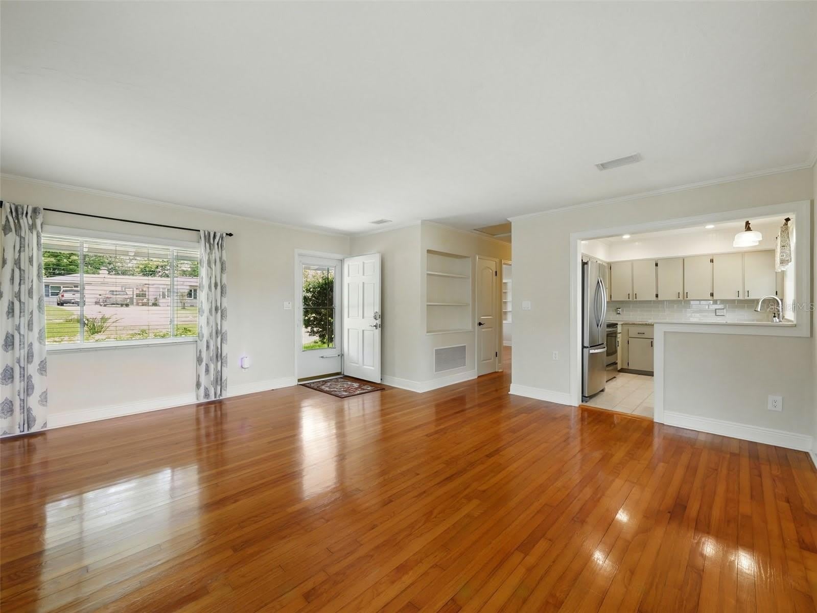 1426 CRESTVIEW Drive – photo 5
