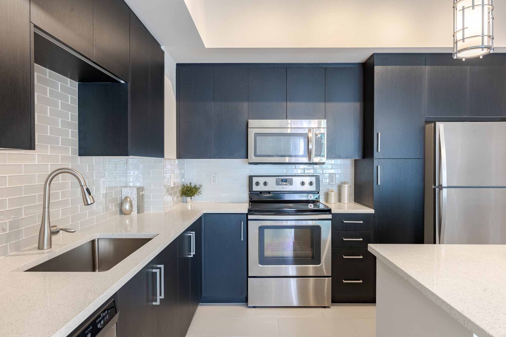 Miro Brickell – photo 1