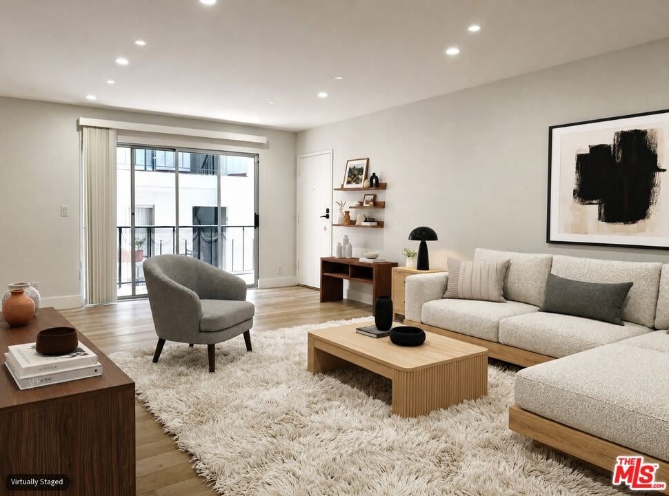 1031 N Laurel Ave – photo 1