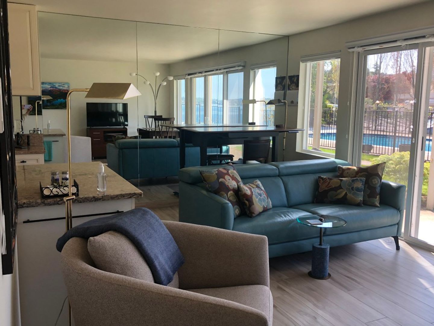 1Bd 1Ba Kirkland Condo – photo 4