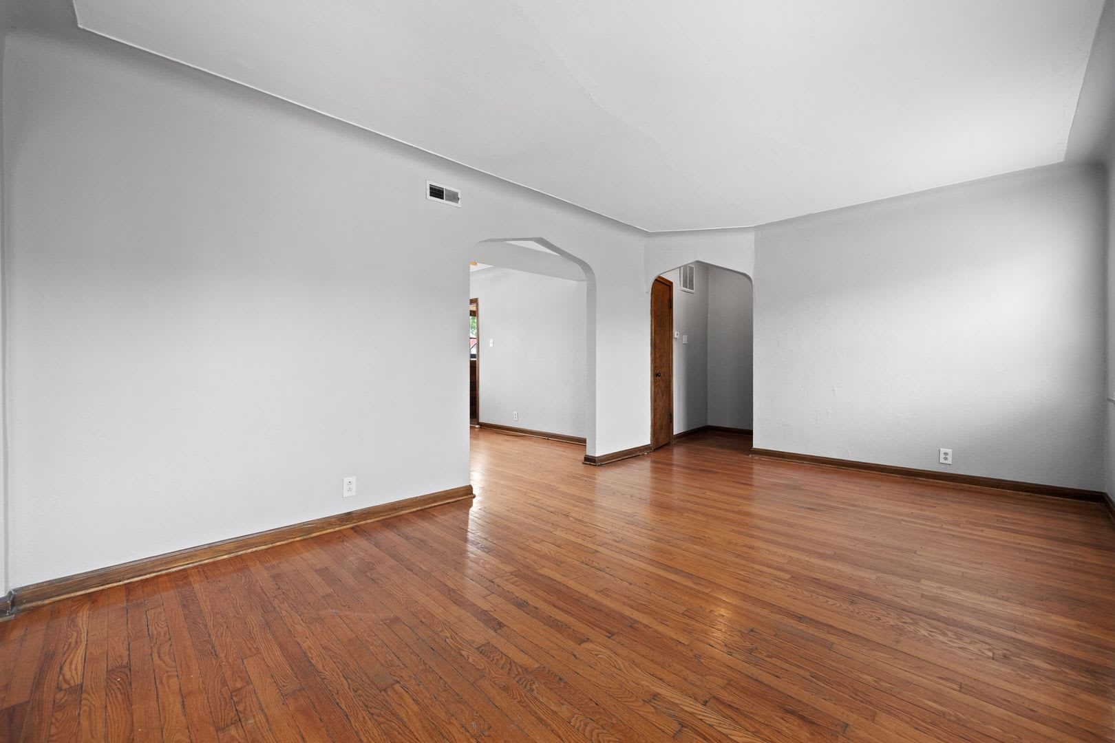 5828 Lindenwood Ave 2W Www Southcityspaces Com – photo 4