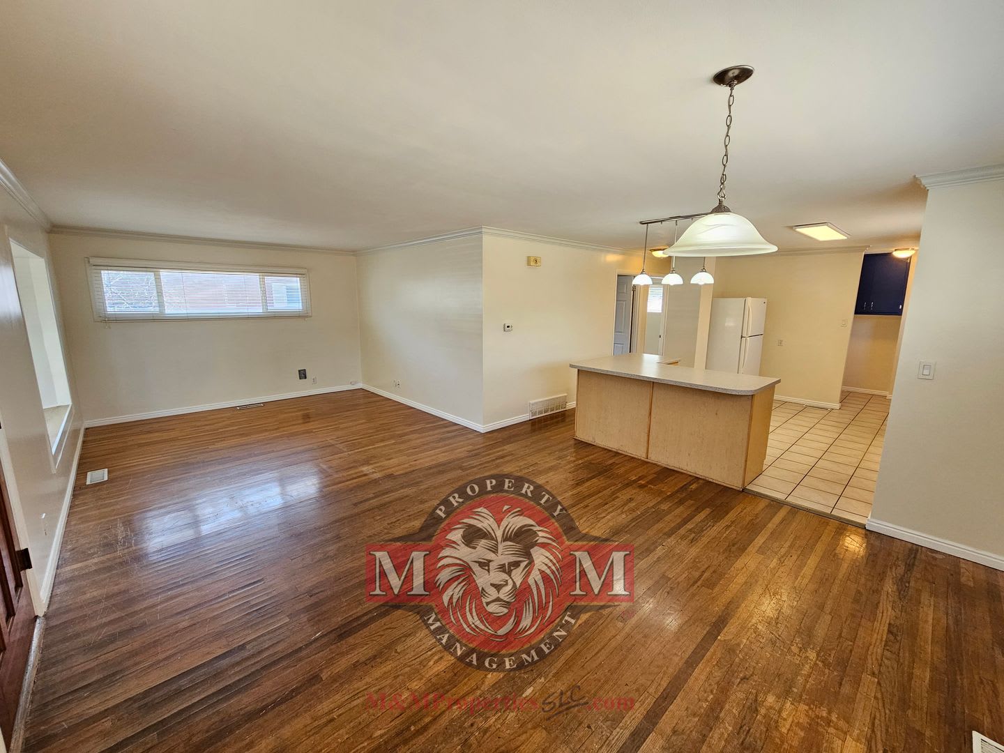 Great 4 Bd 2 Bath Home in Sandy – photo 2