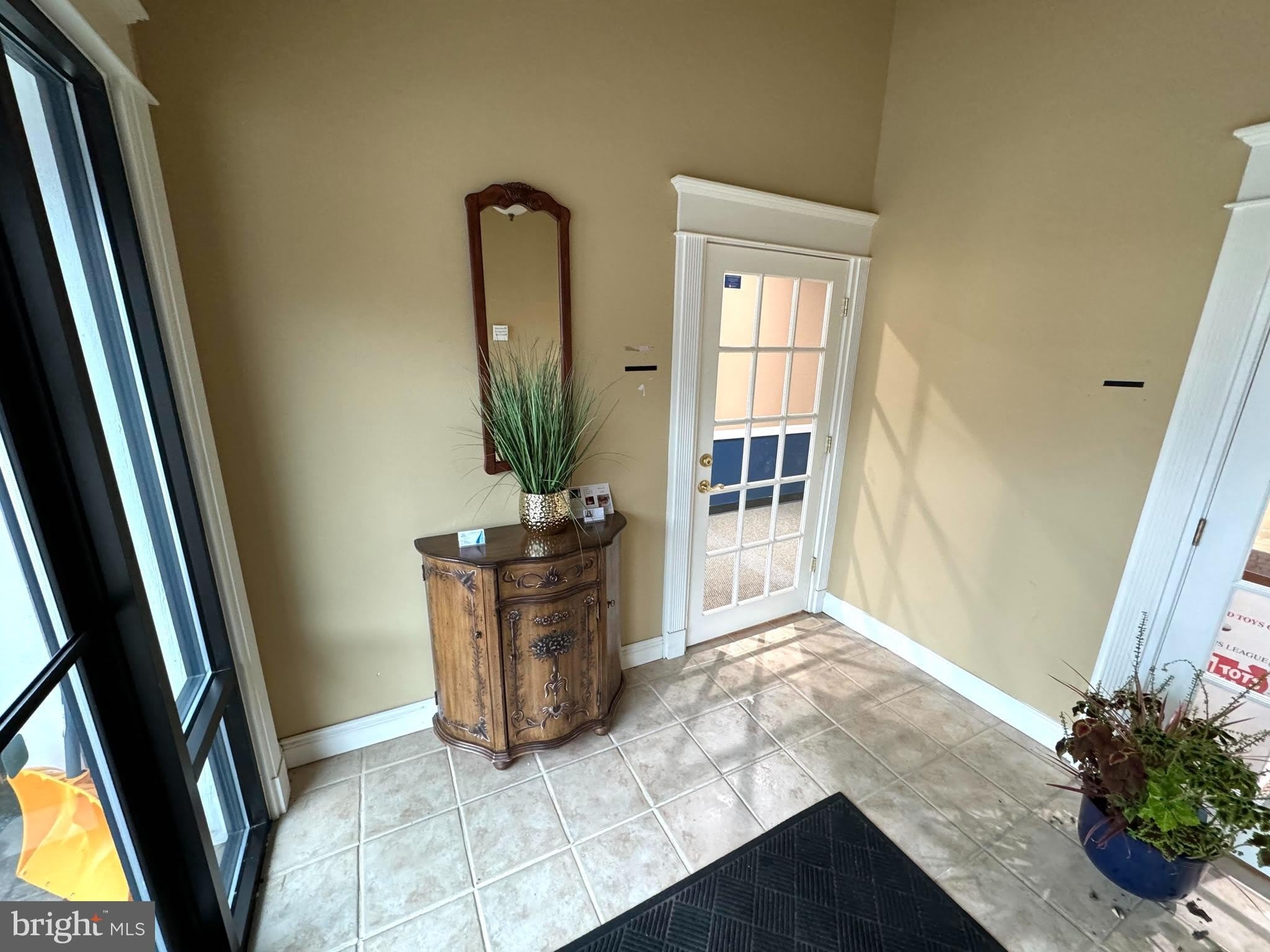 355 MAIN Street W – photo 4