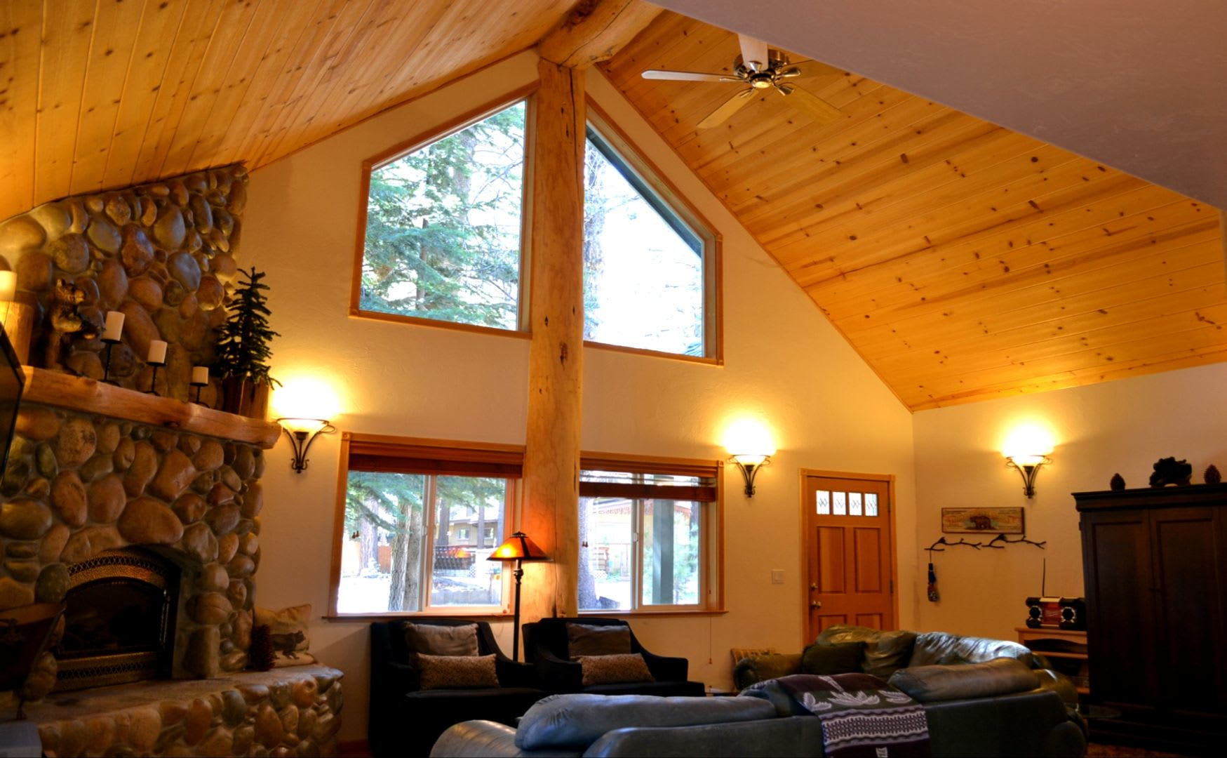 Sweet 2BD Cabin! Avail for a 3-6 month Winter lease! Available 12/01/26- 3/31/27 – photo 3