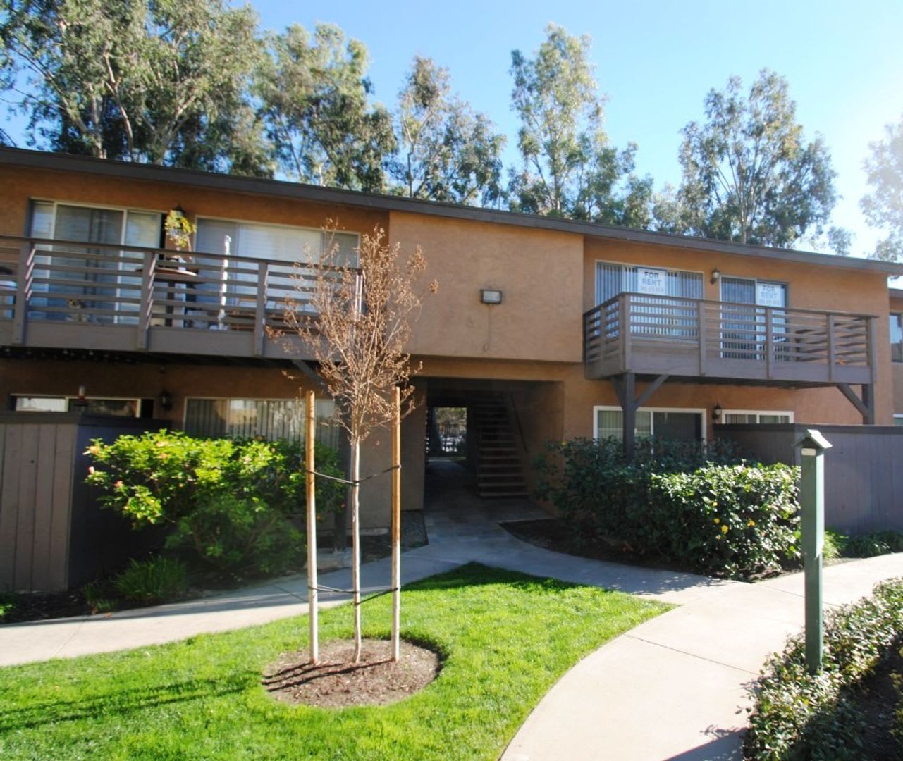 **MOVE-IN SPECIAL** LA HABRA 3BR CONDO $2800mo – photo 1