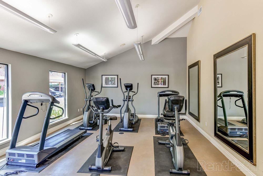 Mission Sierra Apartment Homes – photo 5