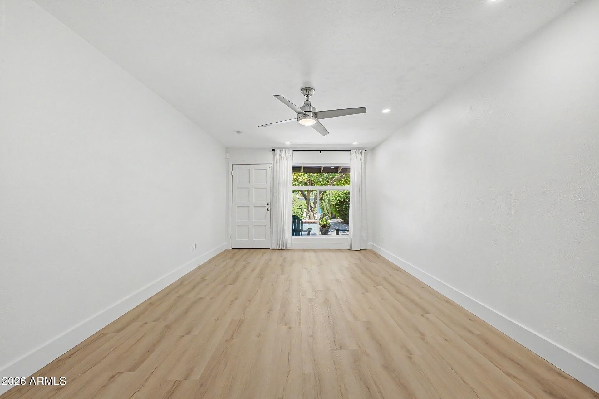 2727 E MONTECITO Avenue – photo 4