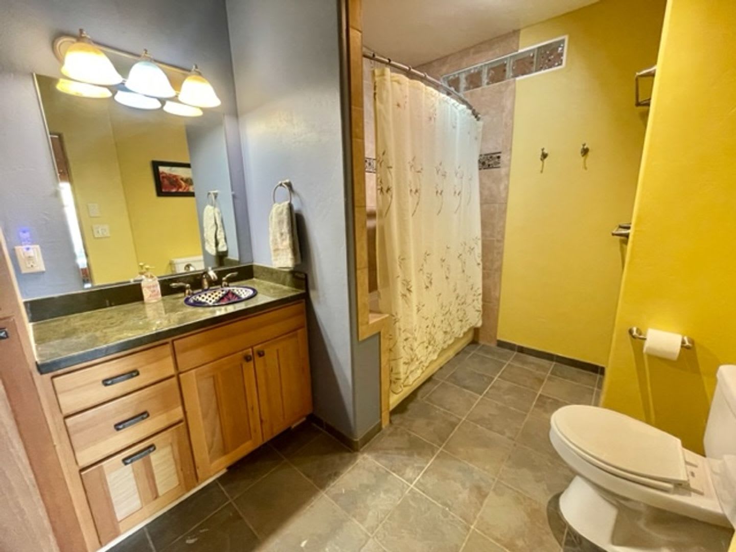 Beautiful Furnished 3-Bedroom Ranch Home for Rent – Privacy, Views & Convenient Location – photo 4