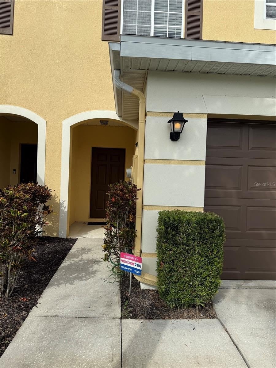 20460 NEEDLETREE Drive – photo 2