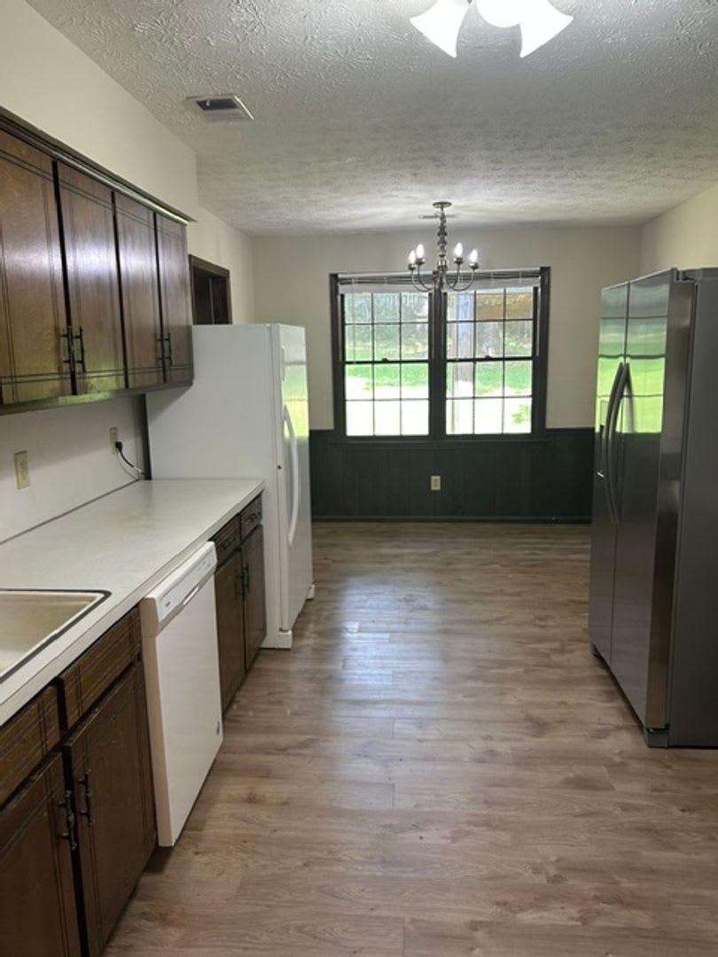 North Columbus 3 Br 2Ba Great Room And Fenced Yard – photo 5