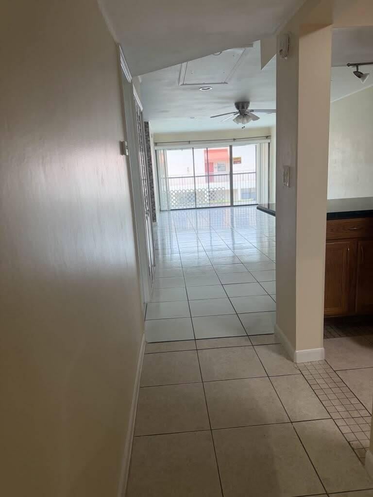 2977 Riverside Drive – photo 5