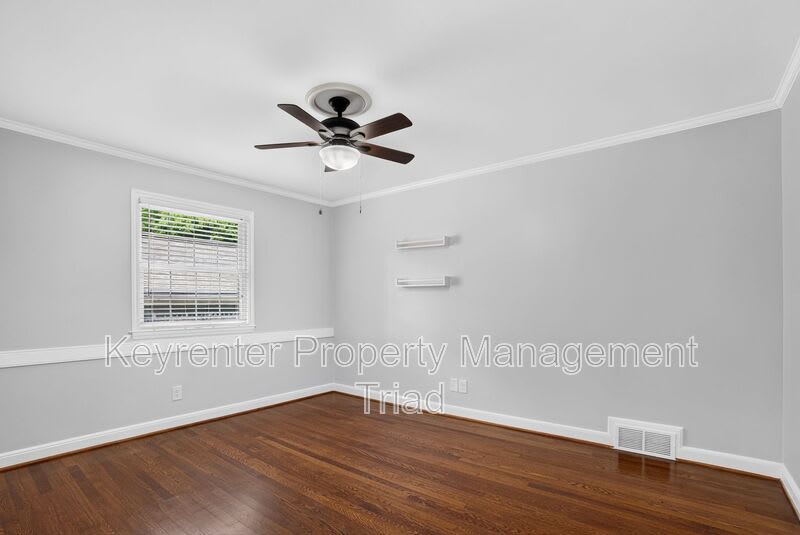 2408 Hawthorne St – photo 4