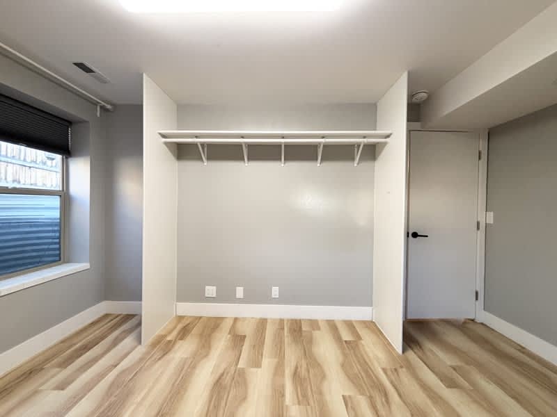 1583 East Stratford Avenue – photo 5