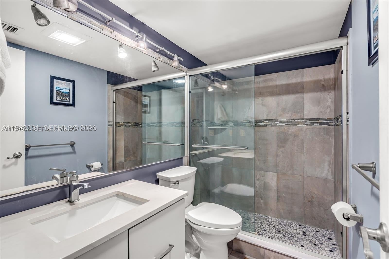 320 SE 10th Ave – photo 5