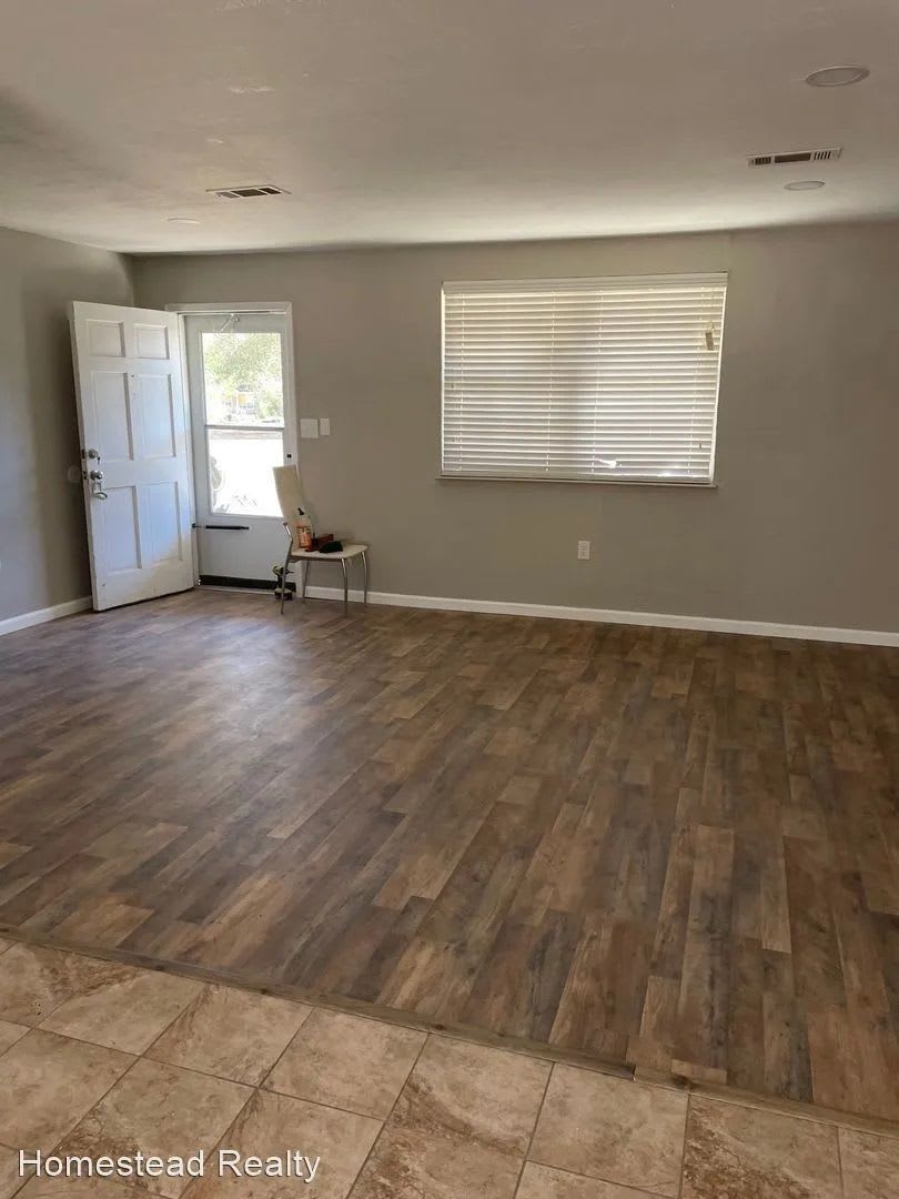 3 Bedroom, 2 Bathroom Home for Rent in Silsbee – photo 3