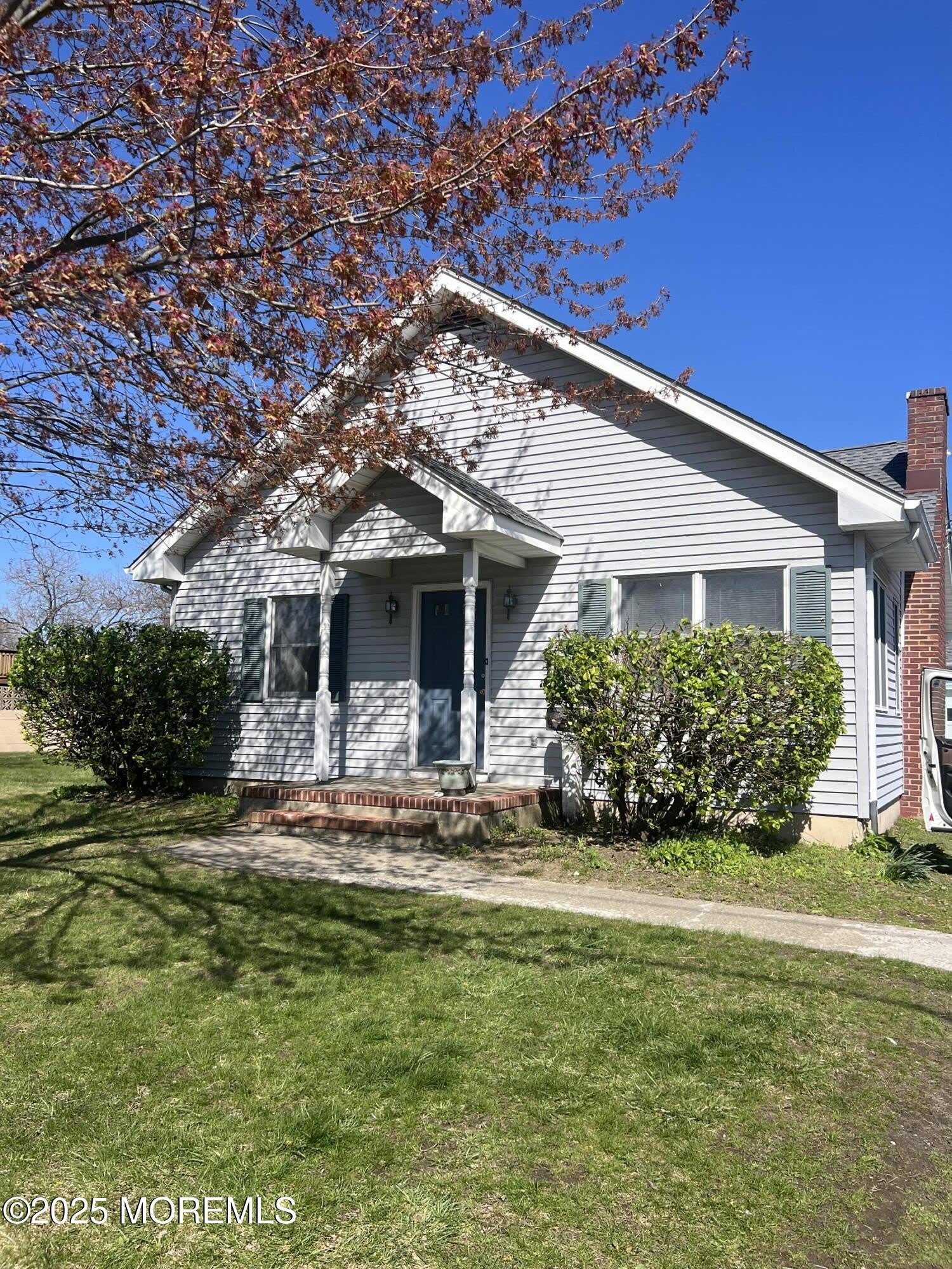 465 Adrian Avenue – photo 2