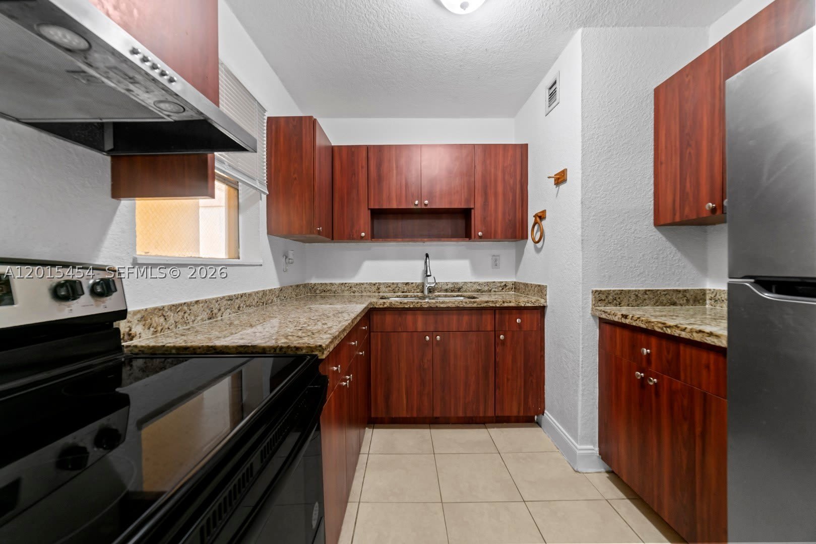 525 W 69th St – photo 4
