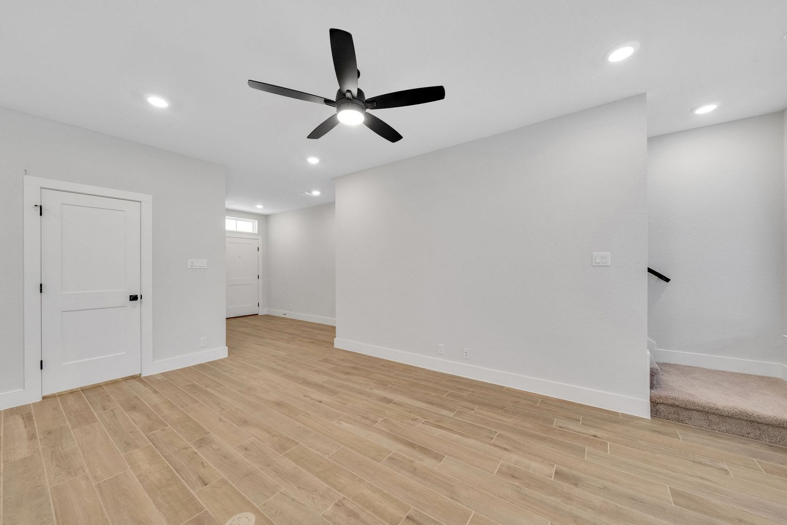 Luxury Townhome For Rent The Florence Floor Plan August Special Get 2 Weeks Free Rent When You Move In By August 31St – photo 4